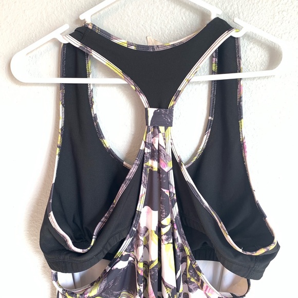 Actra Racerback Workout Top w/ built in sports bra - Picture 4 of 5